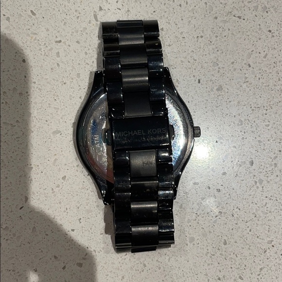 Michael Kors Watch - Picture 2 of 2